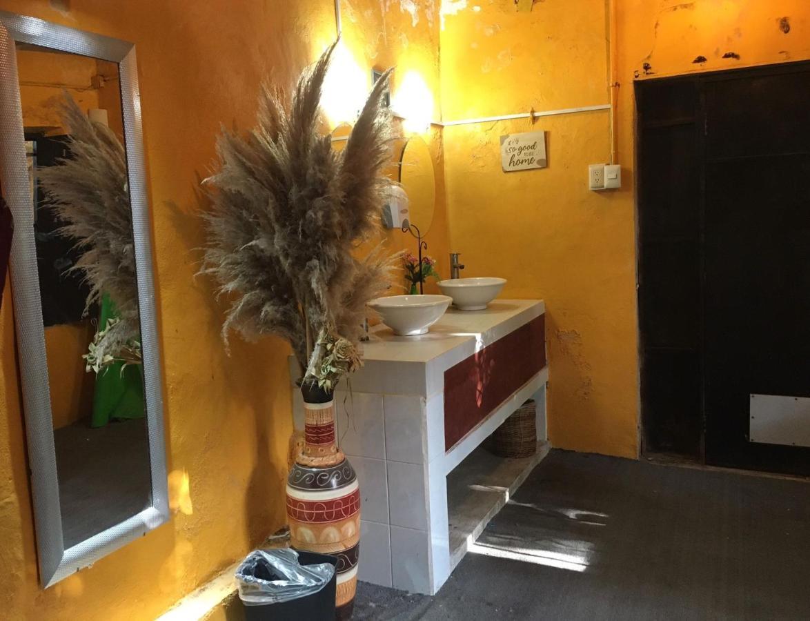 La Casa De La 12 Hostel Campeche Bagian luar foto